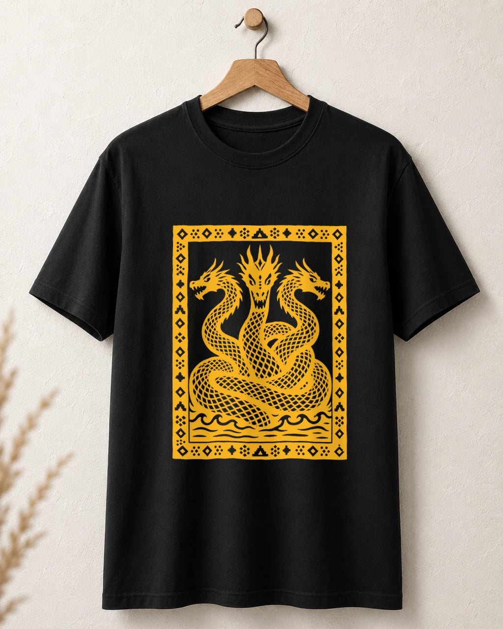 Tricou negru BUCLUC Balaur Ramă 1 Galben, ilustrație grafică